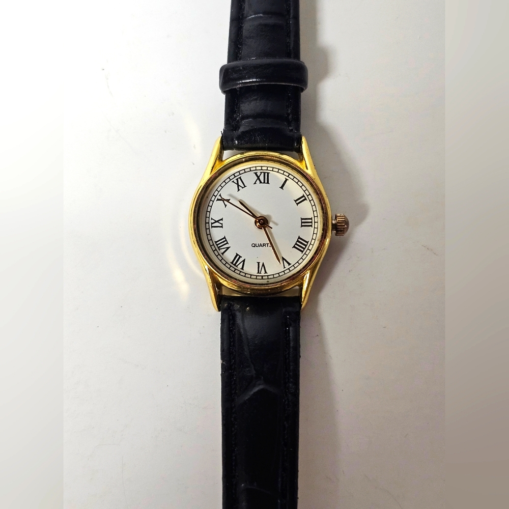 Fashion Watch Women Gold Tone White Dial Black Leather Band New Battery 7.5"